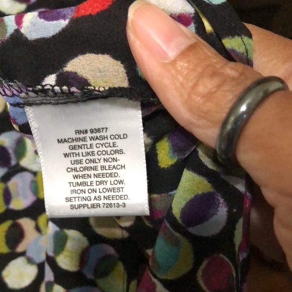 Liz Claiborne Ladies Petite Sleeveless Blouse - Picture 5 of 10